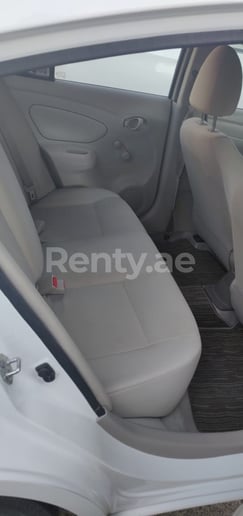 Dubai'de kiralık Nissan Sunny (Beyaz), 2019