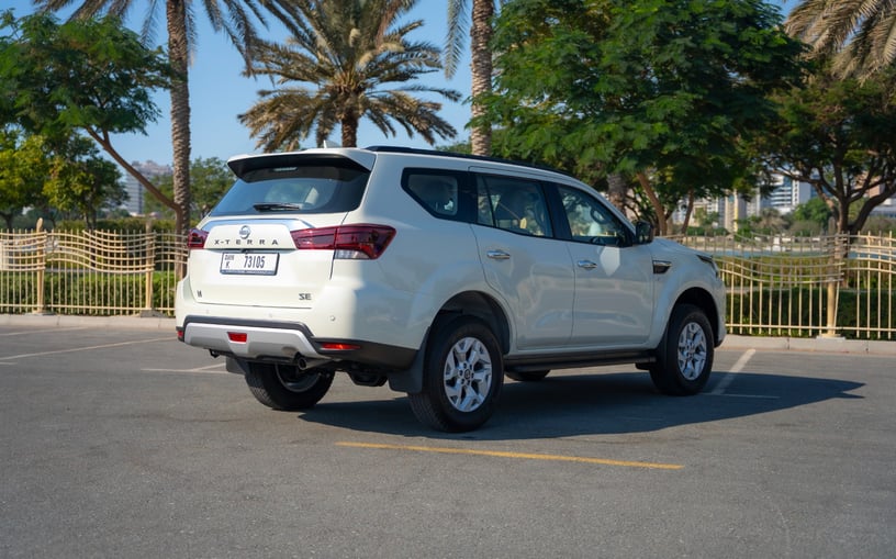 Nissan Xterra (Blanc), 2025 - offres de bail &agrave; Sharjah