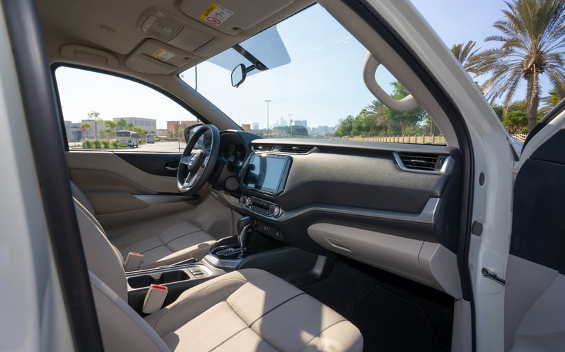 Nissan Xterra (Blanc), 2025 - offres de bail &agrave; Sharjah