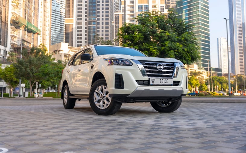 在沙迦 租 日产汽车Xterra (白色), 2025
