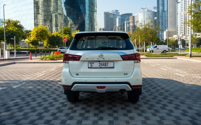 Nissan Xterra (Wei&szlig;), 2025  zur Miete in Dubai