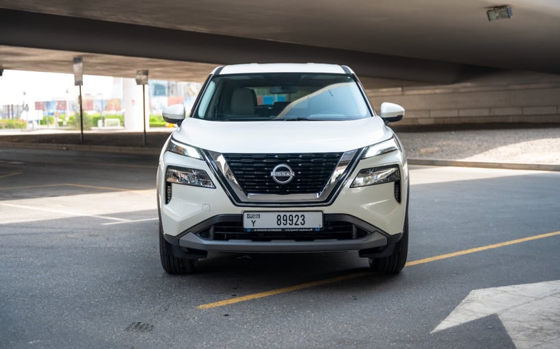 Nissan X-Trail (Wit), 2025 te huur in Sharjah