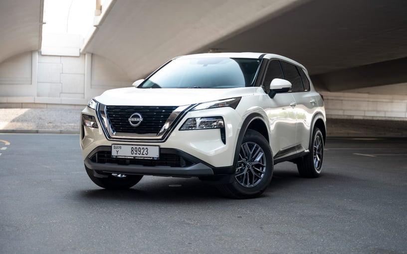 Nissan X-Trail (Wit), 2025 te huur in Sharjah