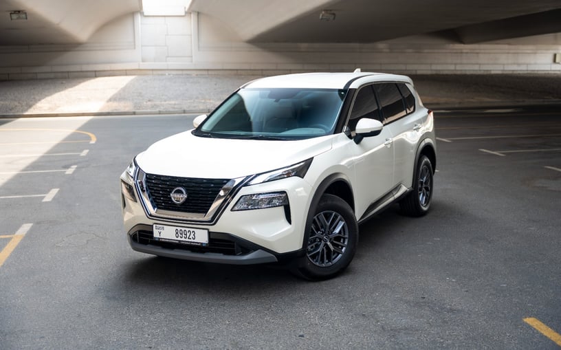 Nissan X-Trail (Wit), 2025 te huur in Sharjah