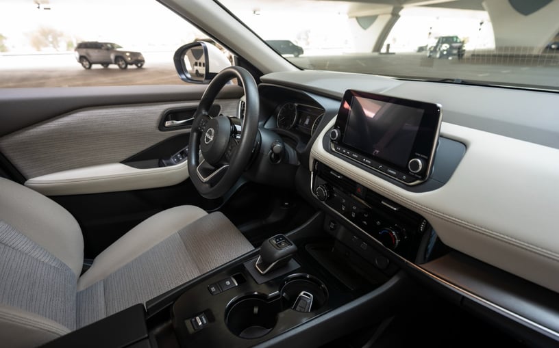 Nissan X-Trail (Wit), 2025 te huur in Sharjah