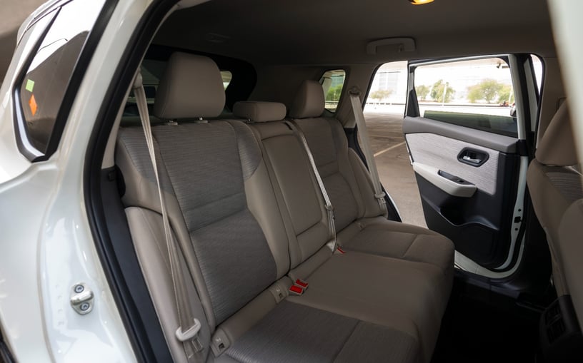 Nissan X-Trail (Wit), 2025 te huur in Sharjah