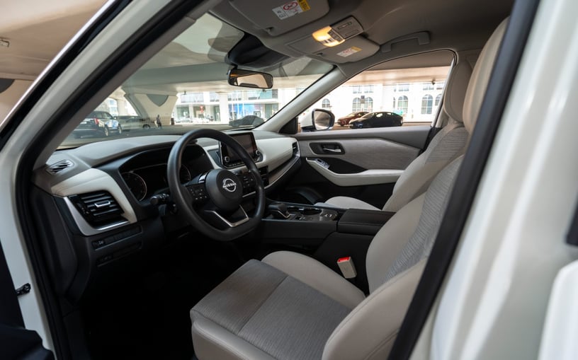 Nissan X-Trail (Wit), 2025 te huur in Sharjah