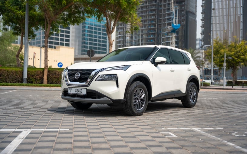 Nissan X-Trail (Белый), 2025 для аренды в Шарджа