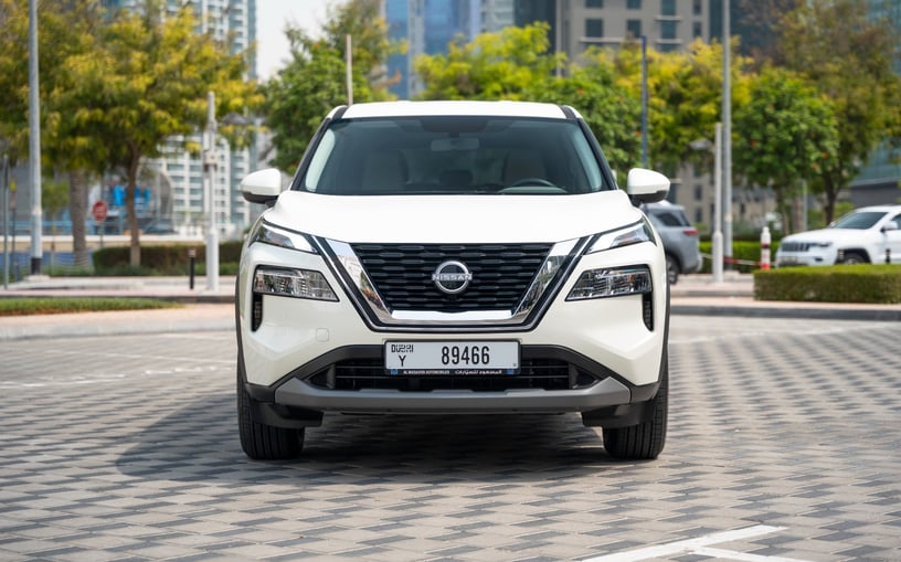 Nissan X-Trail (Белый), 2025 для аренды в Шарджа