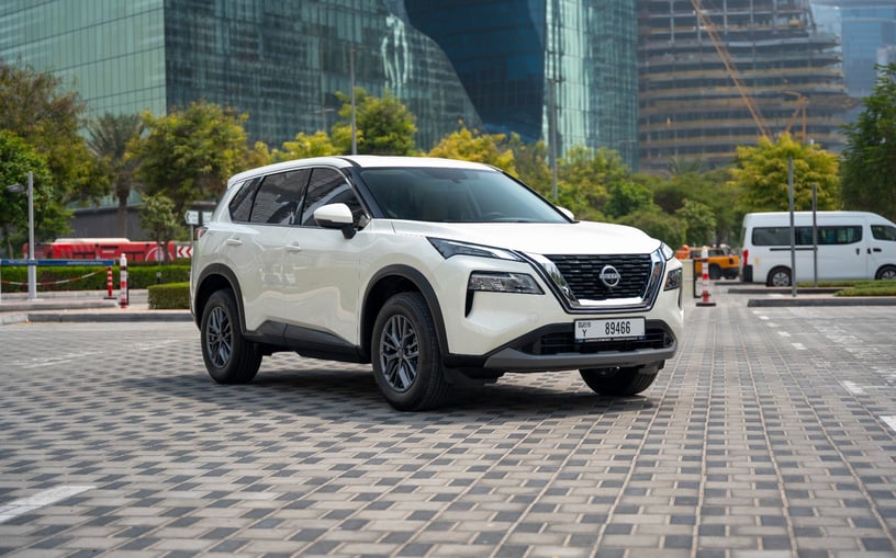 Nissan X-Trail (Белый), 2025 для аренды в Шарджа