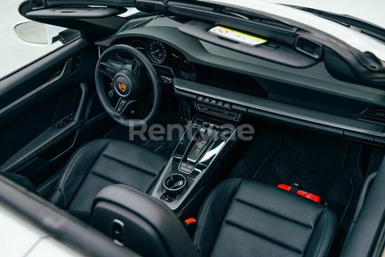 Porsche 911 Targa (Белый), 2022 для аренды в Рас-эль-Хайме
