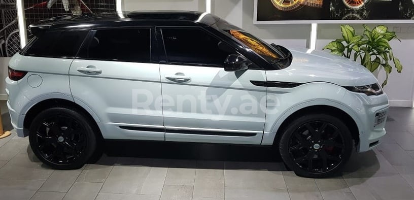 Range Rover Evoque (Белый), 2017 для аренды в Дубай