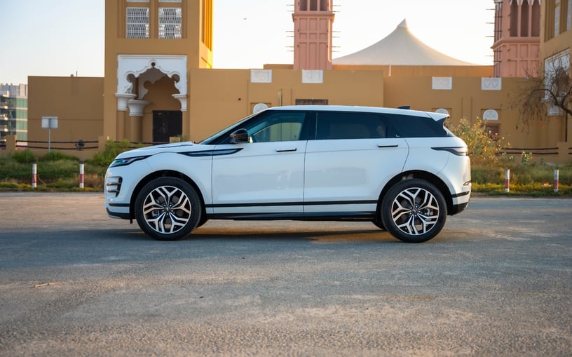 路虎揽胜Evoque (白色), 2024 - 沙迦租赁报价