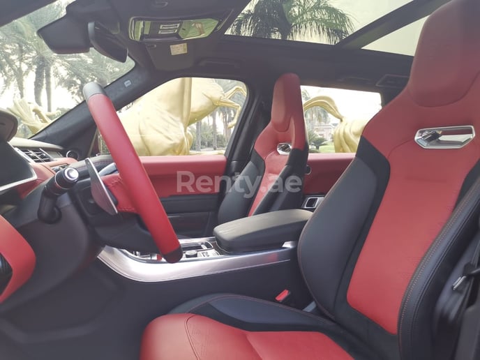 Abu Dabi'de kiralık Range Rover Sport SVR (Mavi), 2020