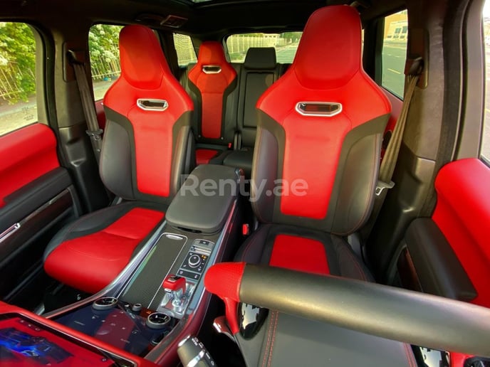 Abu Dabi'de kiralık Range Rover Sport SVR (Mavi), 2020