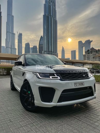 Range Rover Sport SVR (Blanc), 2020 &agrave; louer &agrave; Duba&iuml;