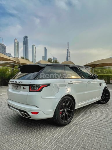 Range Rover Sport SVR (Blanc), 2020 &agrave; louer &agrave; Duba&iuml;