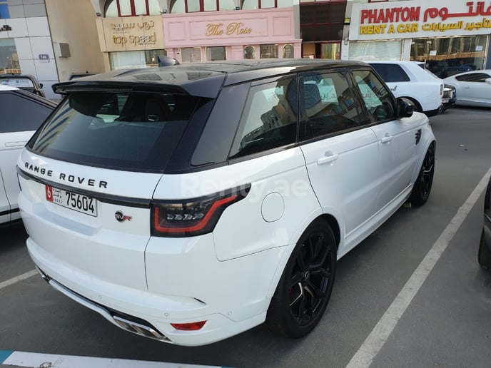 Range Rover Sport SVR (Blanco), 2020 para alquiler en Abu Dhabi