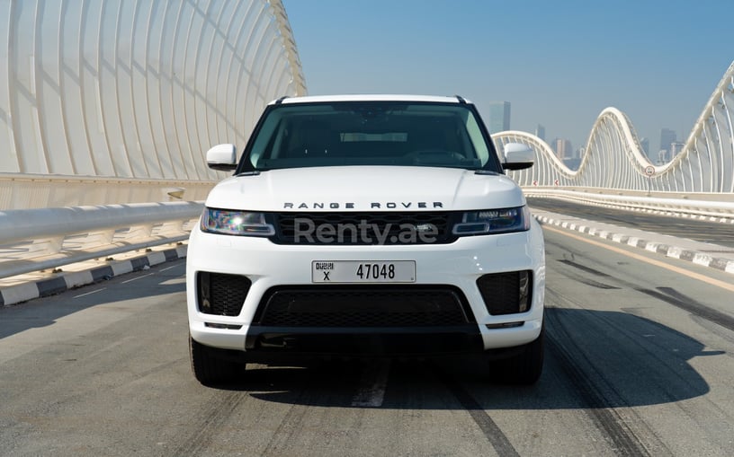 在阿布扎比 租 路虎揽胜运动 V6 (白色), 2020
