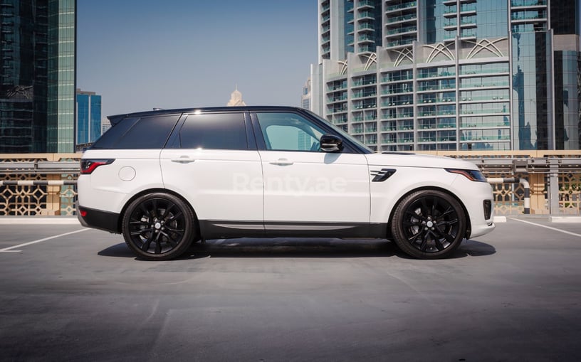 Range Rover Sport (Wit), 2020 te huur in Abu Dhabi