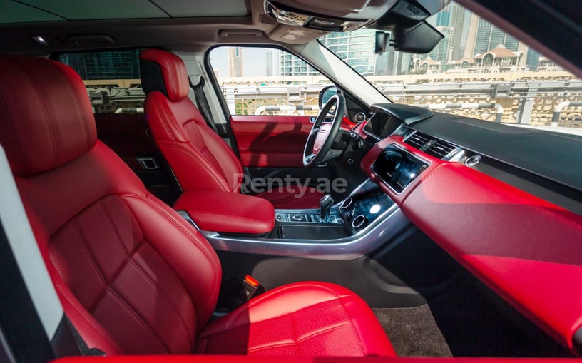 Range Rover Sport (Wit), 2020 te huur in Abu Dhabi