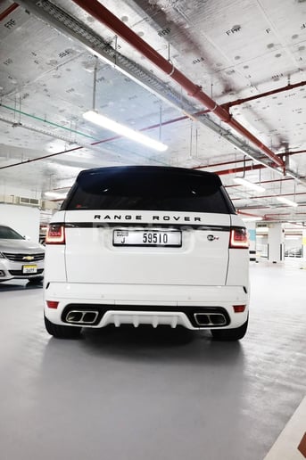 إيجار رانج روفر سبورت SVR (أبيض), 2021 في الشارقة