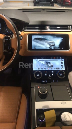 Range Rover Velar (Blanc), 2019 &agrave; louer &agrave; Duba&iuml;