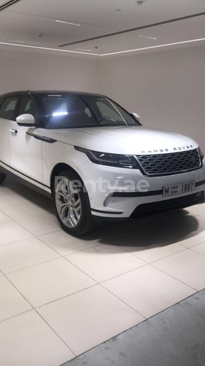 Range Rover Velar (Blanc), 2019 &agrave; louer &agrave; Duba&iuml;