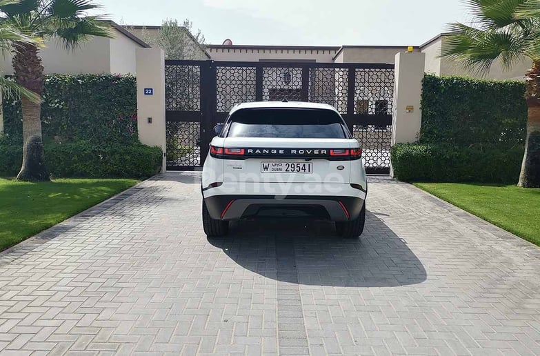 Range Rover Velar (Bianca), 2019 in affitto a Dubai