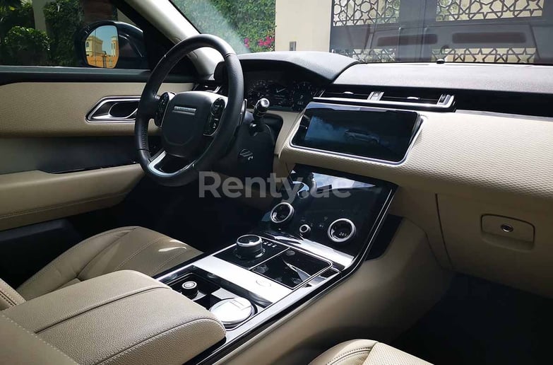 Range Rover Velar (Bianca), 2019 in affitto a Dubai