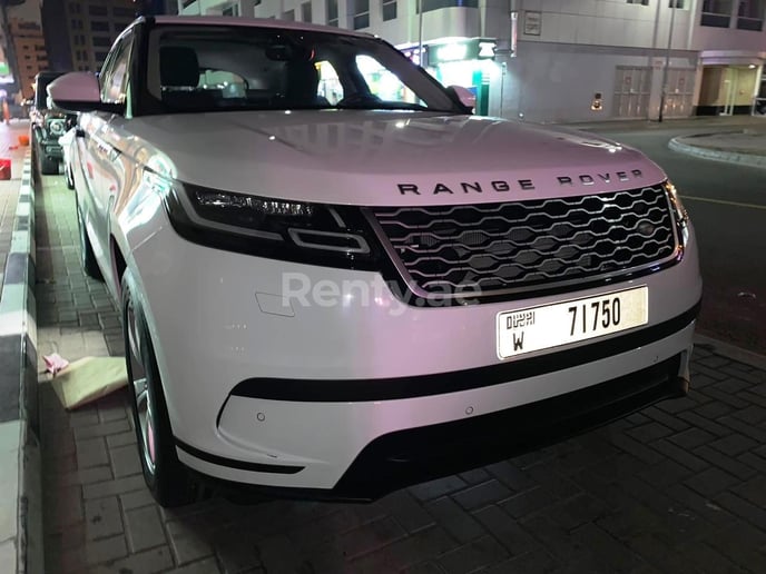 在迪拜 租 路虎揽胜Velar (白色), 2019