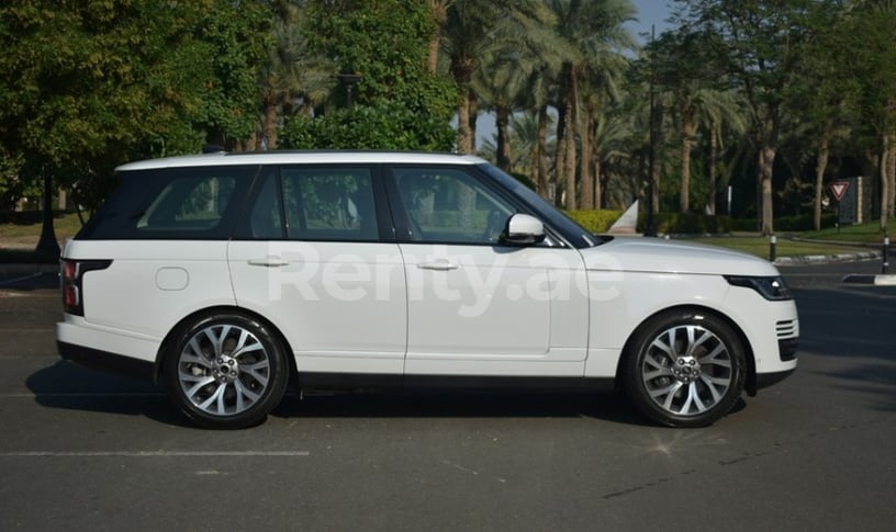 Range Rover Vogue (Blanco), 2019 para alquiler en Dub&aacute;i
