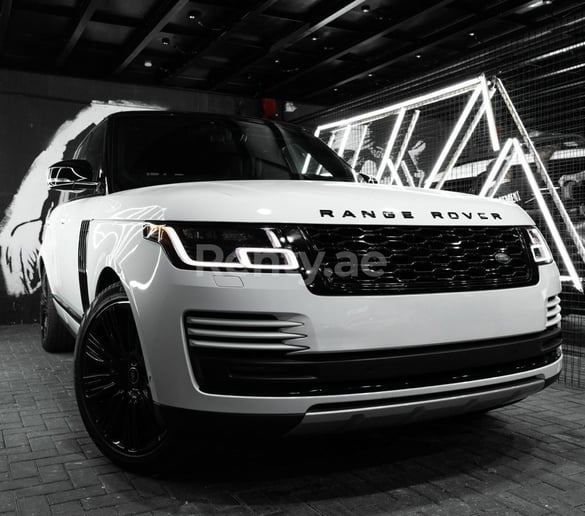 Range Rover Vogue (Белый), 2019 для аренды в Дубай