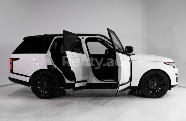 Range Rover Vogue (Белый), 2019 для аренды в Дубай