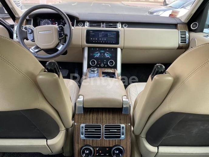 Range Rover Vogue (Bianca), 2021 in affitto a Dubai