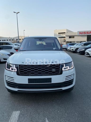 Range Rover Vogue (Bianca), 2021 in affitto a Dubai