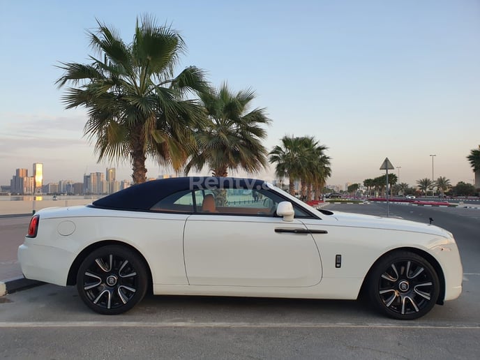 Rolls Royce Dawn Black Badge (Blanco), 2020 para alquiler en Dub&aacute;i