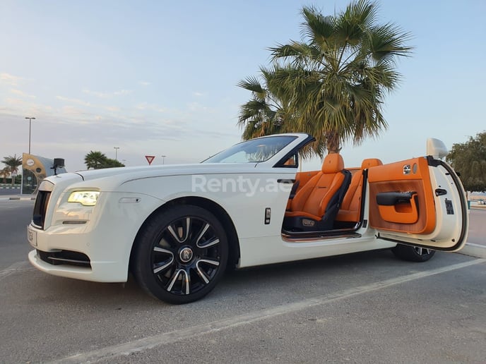 Rolls Royce Dawn Black Badge (Blanco), 2020 para alquiler en Dub&aacute;i