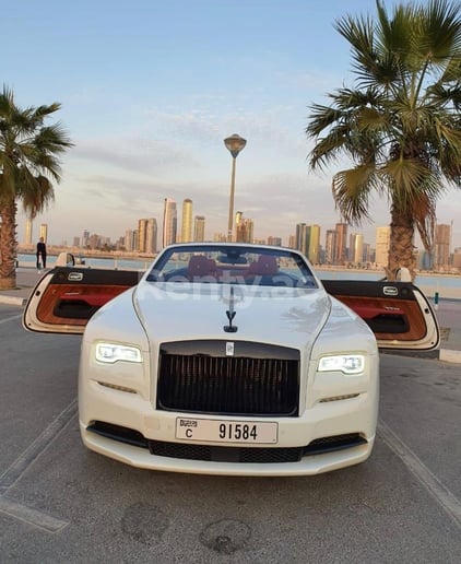 Rolls Royce Dawn (Blanco), 2019 para alquiler en Dub&aacute;i