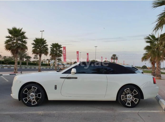 Rolls Royce Dawn (Blanco), 2019 para alquiler en Dub&aacute;i