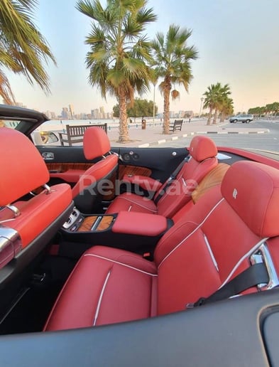 Rolls Royce Dawn (Blanco), 2019 para alquiler en Dub&aacute;i