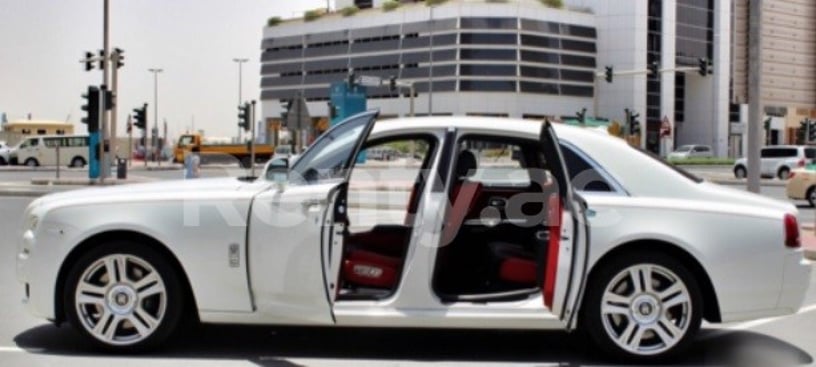 Rolls Royce Ghost (Wei&szlig;), 2018  zur Miete in Dubai