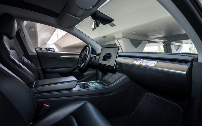 Tesla Model Y Long Range (Bianca), 2023 - offerte di leasing in Dubai