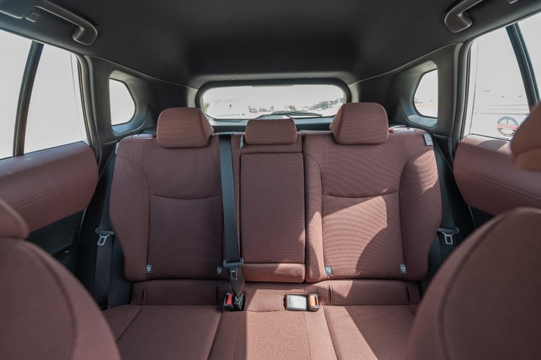 Toyota Corolla Cross (Wei&szlig;), 2024  zur Miete in Sharjah