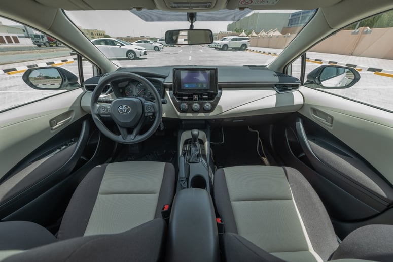 Toyota Corolla (Bianca), 2024 in affitto a Ras Al Khaimah