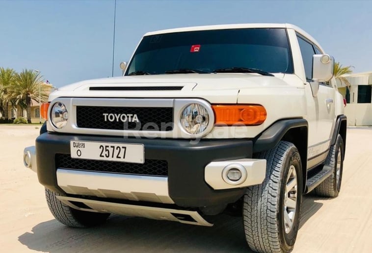 Dubai'de kiralık Toyota FJ Cruiser (Beyaz), 2020