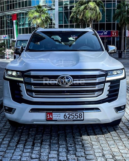 Toyota Land Cruiser Twin Turbo VXR (White), 2022 for rent in Dubai