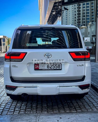 Toyota Land Cruiser Twin Turbo VXR (White), 2022 for rent in Dubai