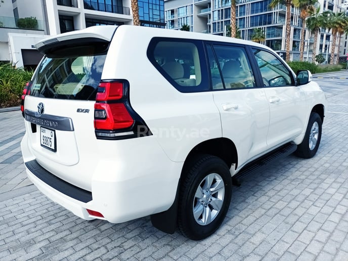 Toyota Prado (Blanc), 2022 &agrave; louer &agrave; Duba&iuml;