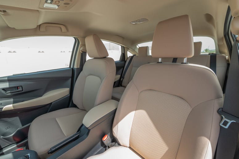 Dubai'de kiralık Toyota Yaris (Beyaz), 2024